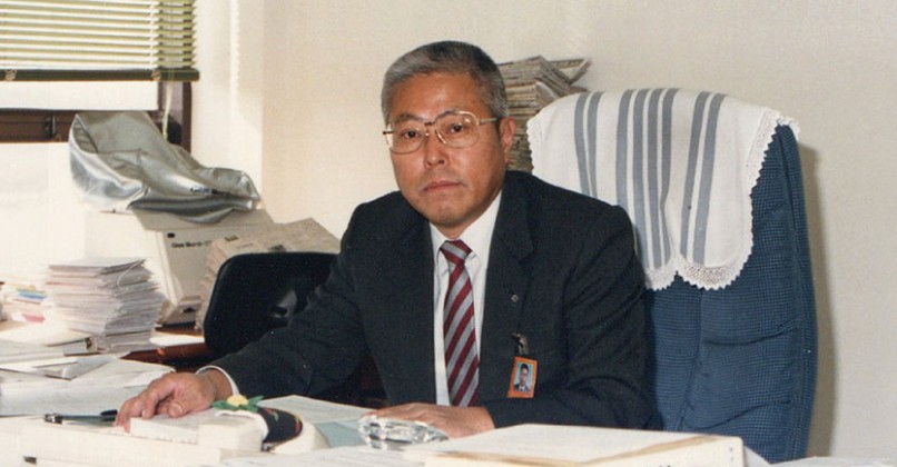 1990년 ETRI 사무실에서 안병성 박사.jpg 이미지입니다.